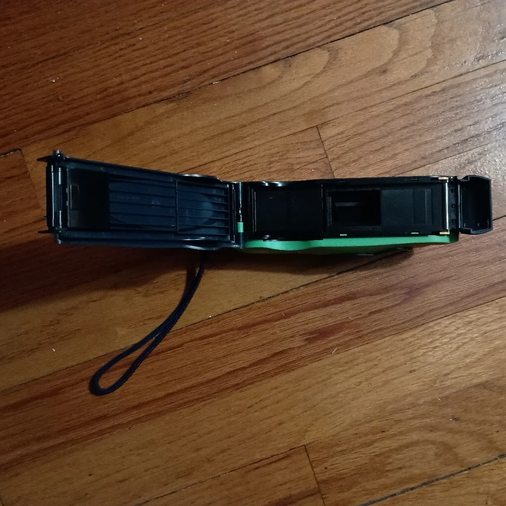 3/$10 🌟 Green Polaroid Izone I-zone Instant Pocket Camera with arm string